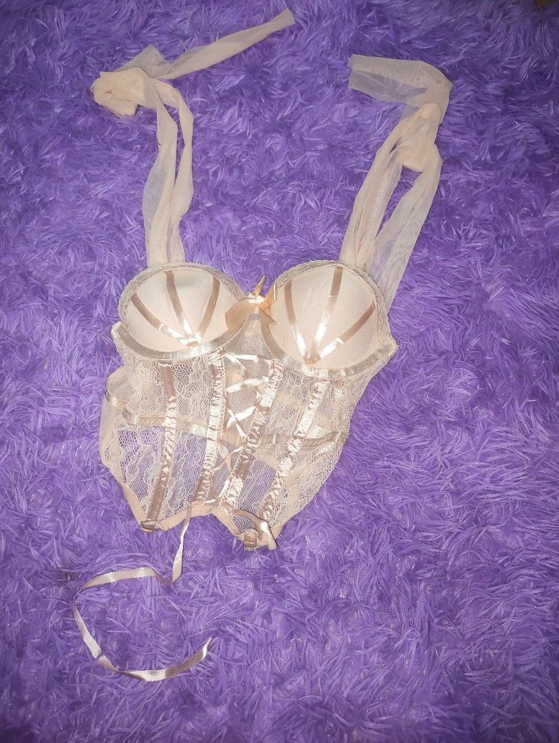 Sexy top ❤️ (Category: Blouses) located in Urdaneta. Submitted by assortedprelovedd (Listing ID 1456773978, Image 1). Description: super Ganda Neto fit up to large may adjust po.