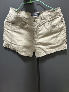 (Category: ) located in . Submitted by bargain_wardrobe (Listing ID 1456704480, Image 1). Description: .