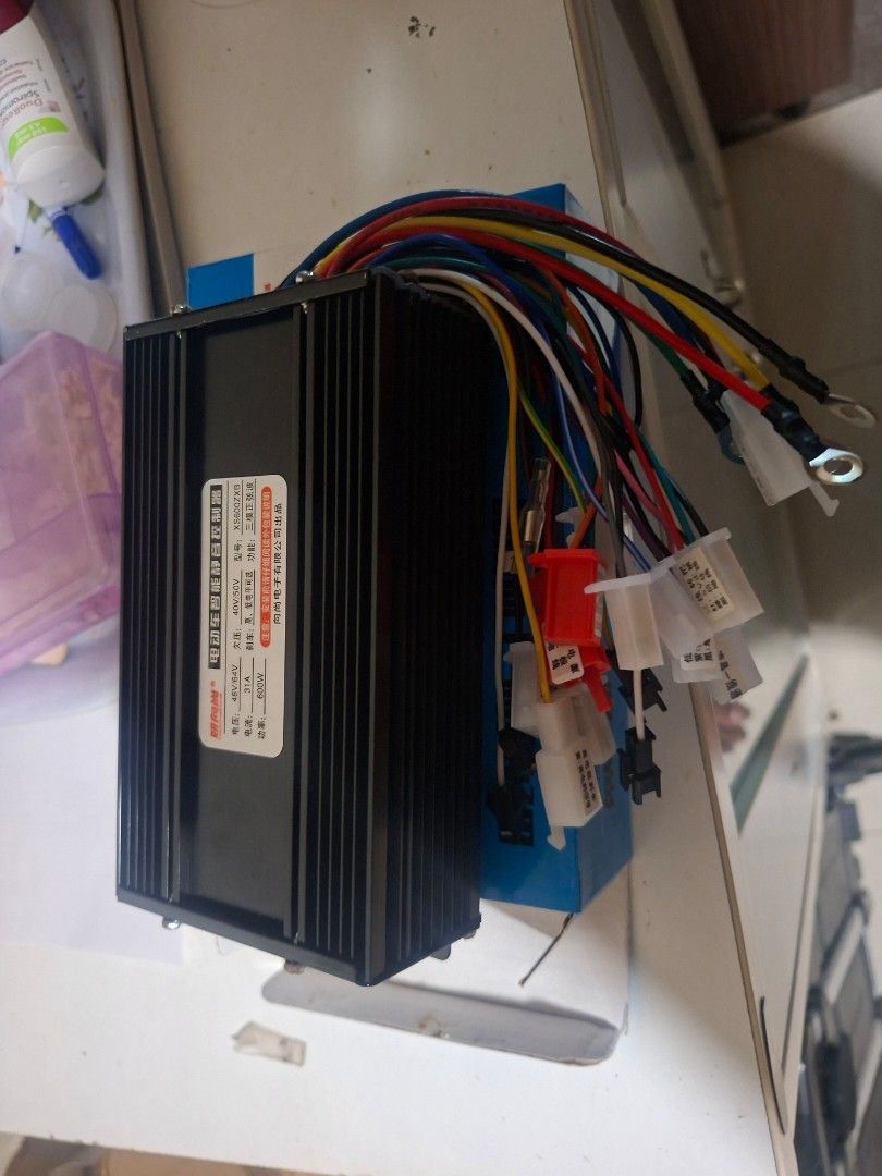 Sinewave controller (Category: E-Scooters & E-Bikes) located in Singapore. Submitted by zoned21 (Listing ID 1456655355, Image 1). Description: buy but nvr used brand new 31a 600w controller fixed price.