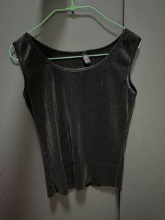 (Category: ) located in . Submitted by bargain_wardrobe (Listing ID 1456709965, Image 1). Description: .