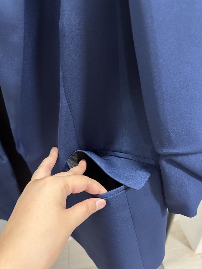 Brand new (with tag) SM Woman Navy Blazer (Category: Coats, Jackets and Outerwear) located in Taguig. Submitted by dyaaanel (Listing ID 1456644282, Image 3). Description: Navy Blue Office / Career Blazer 💙 Selling for ₱1,500 ✨ Brand new ✨ Never used ✨ Size: XL Perfect for office wear, interviews, meetings, or formal occasions. 👩🏻‍💼✨ RFS: Decluttering unused (new & slightly used) stuff. 📦 No meet-ups 🚚 Pick-up or delivery only 💸 Courier fee