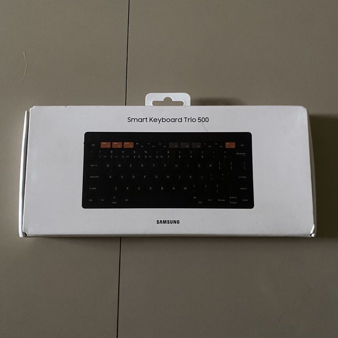 Smart Keyboard Trio 500 (Category: Computer Keyboard) located in Manila. Submitted by gian.fernandez (Listing ID 1456653587, Image 3). Description: Slightly negotiatable pm if interested!! ✅BRAND NEW.