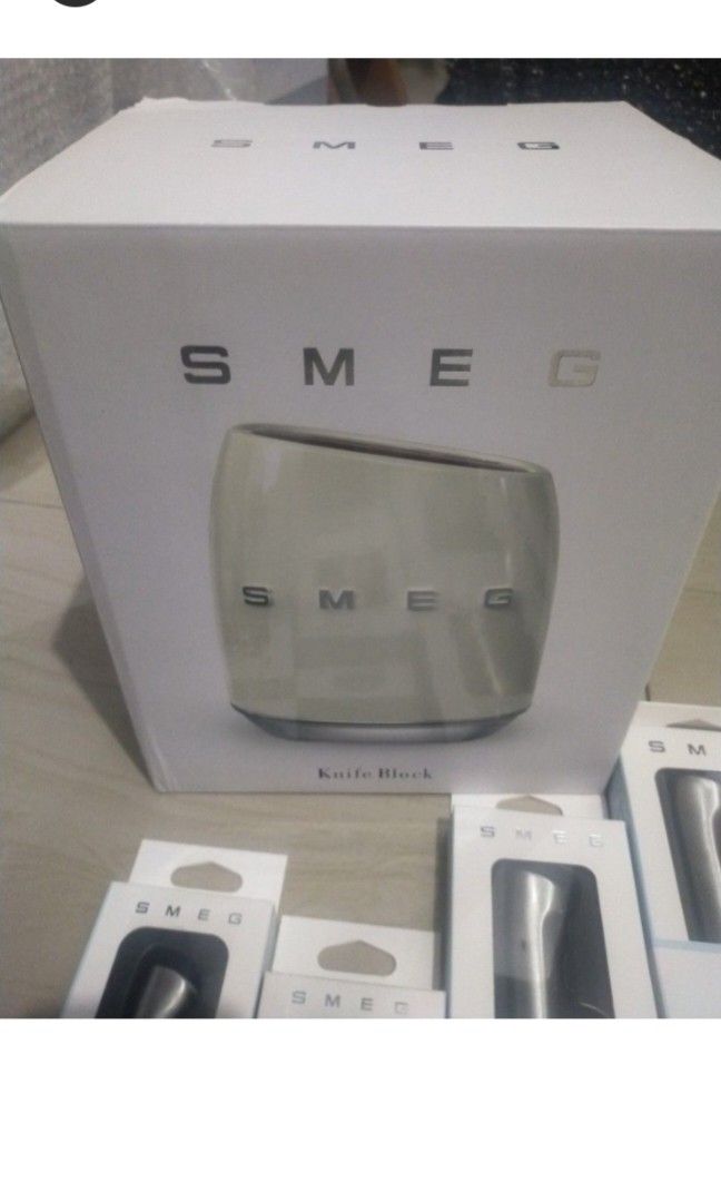 SMEG kitchen Knives Set Knife Block (Category: Dinnerware & Cutlery) located in Taguig. Submitted by mschelsea (Listing ID 1456715993, Image 1). Description: from SG lalamove anytime slightly nego srp 22k.