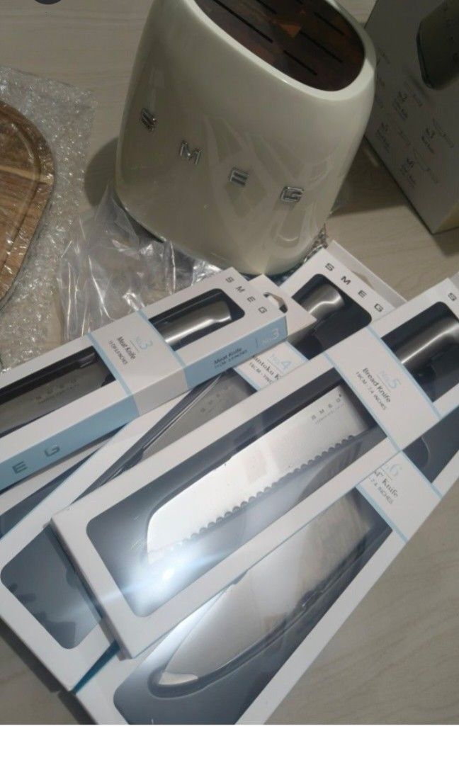 SMEG kitchen Knives Set Knife Block (Category: Dinnerware & Cutlery) located in Taguig. Submitted by mschelsea (Listing ID 1456715993, Image 2). Description: from SG lalamove anytime slightly nego srp 22k.