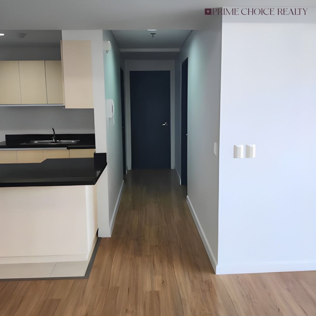 SOLSTICE AT CIRCUIT MAKATI (Category: Apartments & Condos) located in Quezon City. Submitted by primechoicerealtyinc (Listing ID 1456618653, Image 3). Description: FOR SALE | SOLSTICE AT CIRCUIT MAKATI Unit Details: • 3 Bedrooms • Floor Area: 124 sqm • 2 Parking Slots • P1 – 12.5 sqm • P2 – 12.5 sqm Asking Price: ₱22,500,000 Prime residential opportunity in Circuit Makati, ideal for end-users or investors. Contact us for more details and to sched
