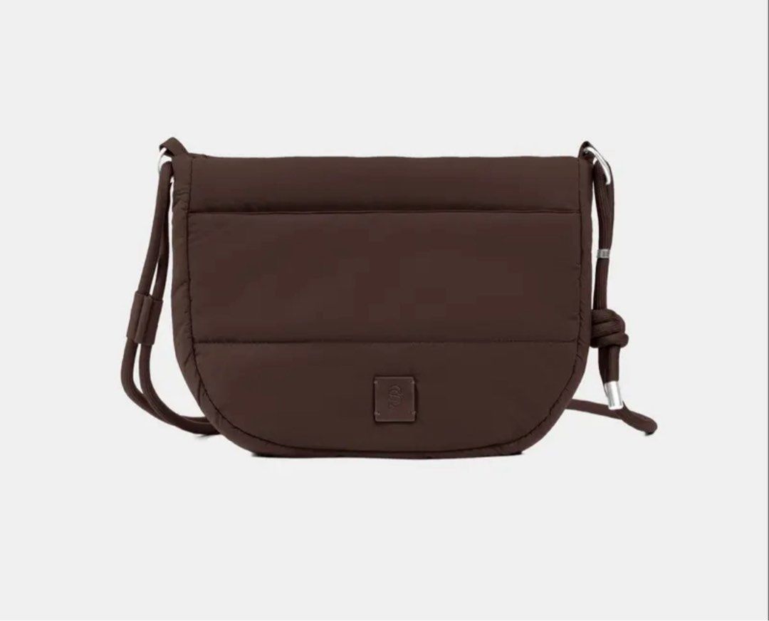 straightforward wanda sling (dark brown) (Category: Cross-body Bags) located in San Pablo. Submitted by mallowclouds (Listing ID 1456683161, Image 1). Description: - bought from their branch in greenbelt - impulse purchase haha - bought for ₱850 🏷️ straightforward wanda sling chestnut.