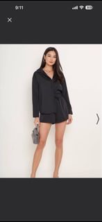 (Category: ) located in . Submitted by clearmywardrobepleasee (Listing ID 1456724518, Image 1). Description: .