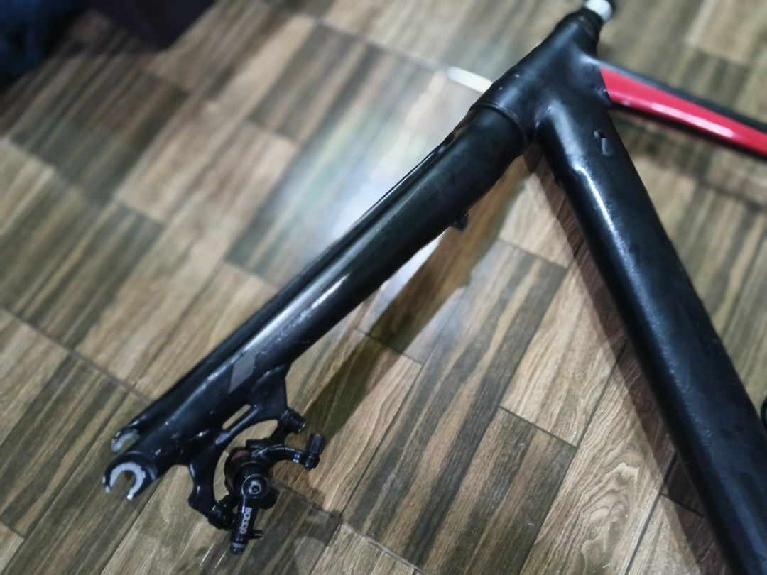 Tirich Challenger Frameset size 48cm (Category: Bicycles) located in Dasmarinas. Submitted by galahadrielle (Listing ID 1456687815, Image 2). Description: No serious issue like cracks or bend expect some signs of usage Internal cabling and Disc Brake Ready seatpost and brakeset is freebie Dasmariñas cavite Location.