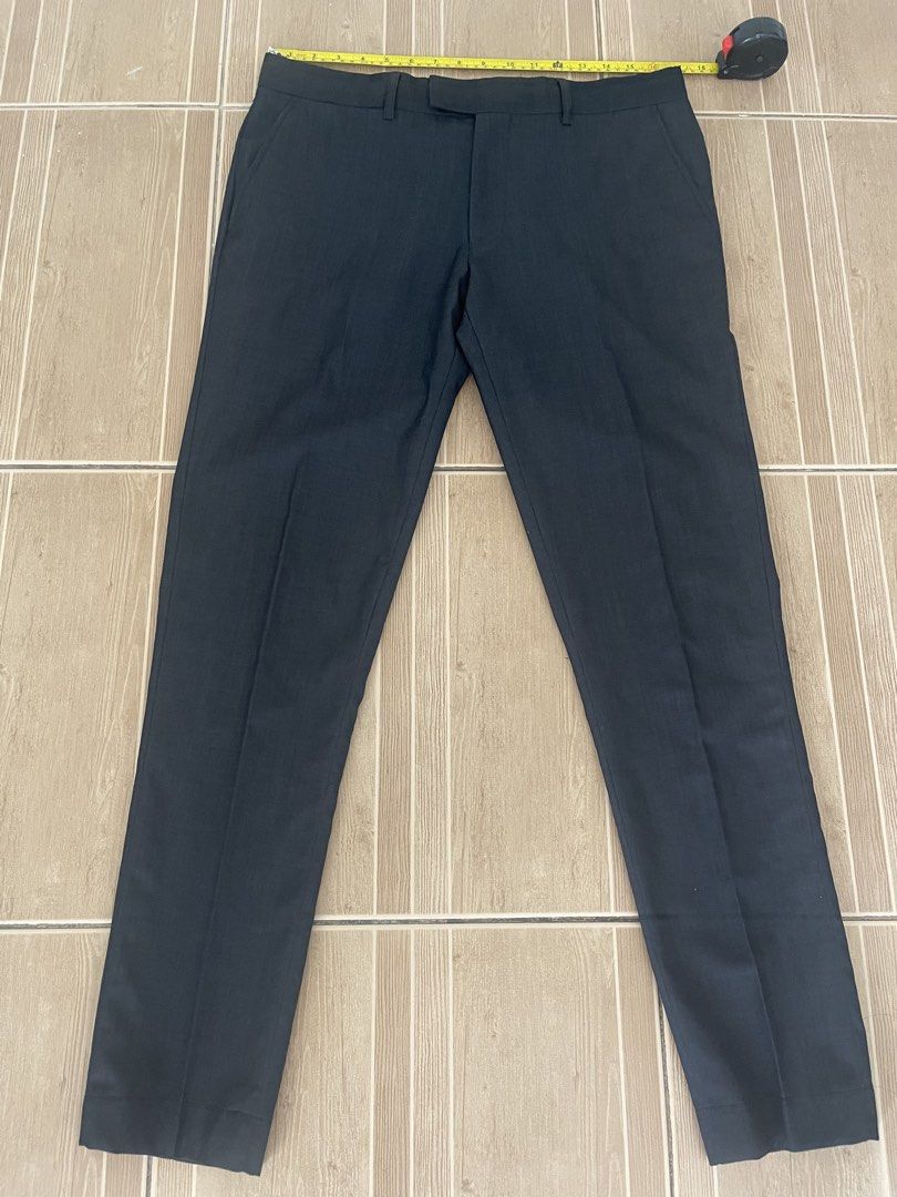 Topman Charcoal Grey Trousers (Category: Trousers) located in Paranaque City. Submitted by melvinmarquez (Listing ID 1456669648, Image 1). Description: - Topman charcoal grey Trousers - Charcoal grey color - Trousers: Flat front. UK 34R, EUR 86CM, US 34R - Made with wool Pickup at Mon El Subdivision in front of Sm Bf Parañaque or shipping or lalamove delivery at buyer’s expense .