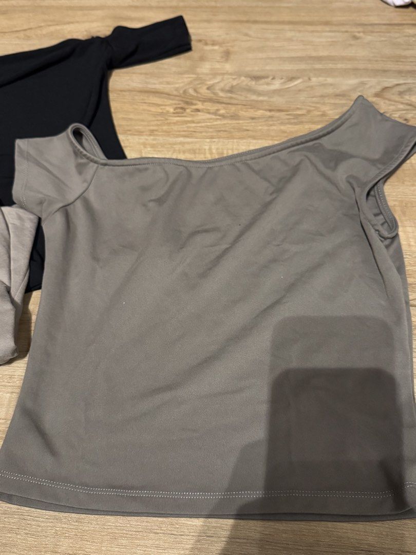 🌀TOPS BUNDLE🌀 MERA, BSCO, Etc. (Category: Sleeveless) located in Manila. Submitted by keishdbom (Listing ID 1456777592, Image 3). Description: Ranging sizes from M to XL (but best fits M-L frames) No flaws .