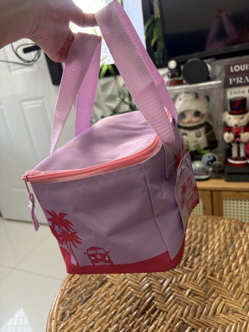 trader joes mini insulated bag (Category: Other Kitchenware & Tableware) located in Cavite. Submitted by mylittlechicshop (Listing ID 1456692750, Image 3). Description: Trader Joe's Mini insulated bag ✅1 pc only Great for lunches, travel & outdoor activities. Add ice pack to help keep food cold. holds up to 1.5 gallons High density fabric for extra protection 💯 guaranteed original from 🇺🇸 on hand and ready to ship.