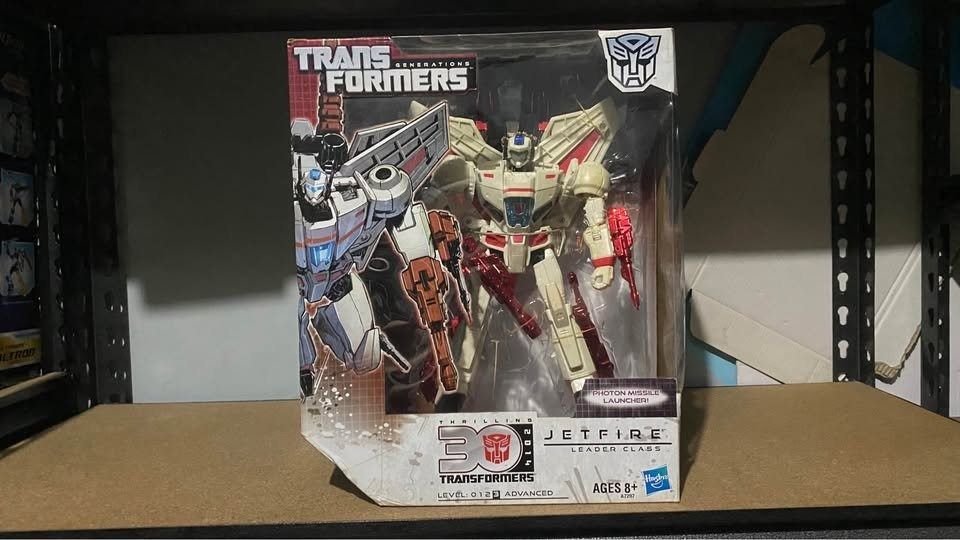 Transformers Generations Jetfire Action Figure (Category: Figurines & Statues) located in Manila. Submitted by zegion26 (Listing ID 1456777670, Image 2). Description: Firm price MISB Gcash payment MISB CONDITION Issue: yellowing.