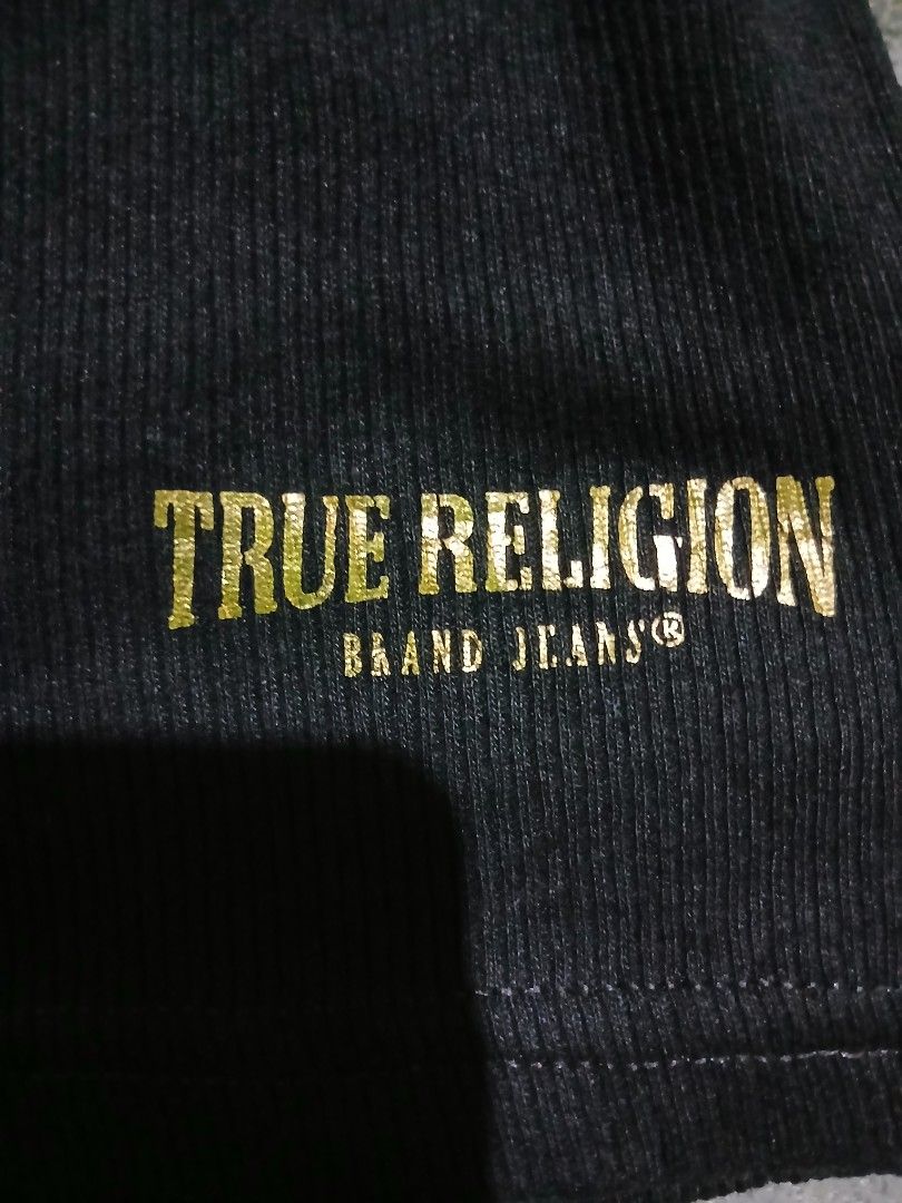 True Religion Black Tank Top Size Large (Category: Activewear) located in Bulacan. Submitted by esecleus (Listing ID 1456612513, Image 2). Description: - Brand: True Religion - Color: Black - Size: Large (L) - Material: 60% Cotton, 40% Polyester - Care Instructions: Machine wash cold with like colors. Do not iron decoration. - Style: Great basic tee, perfect for everyday wear..