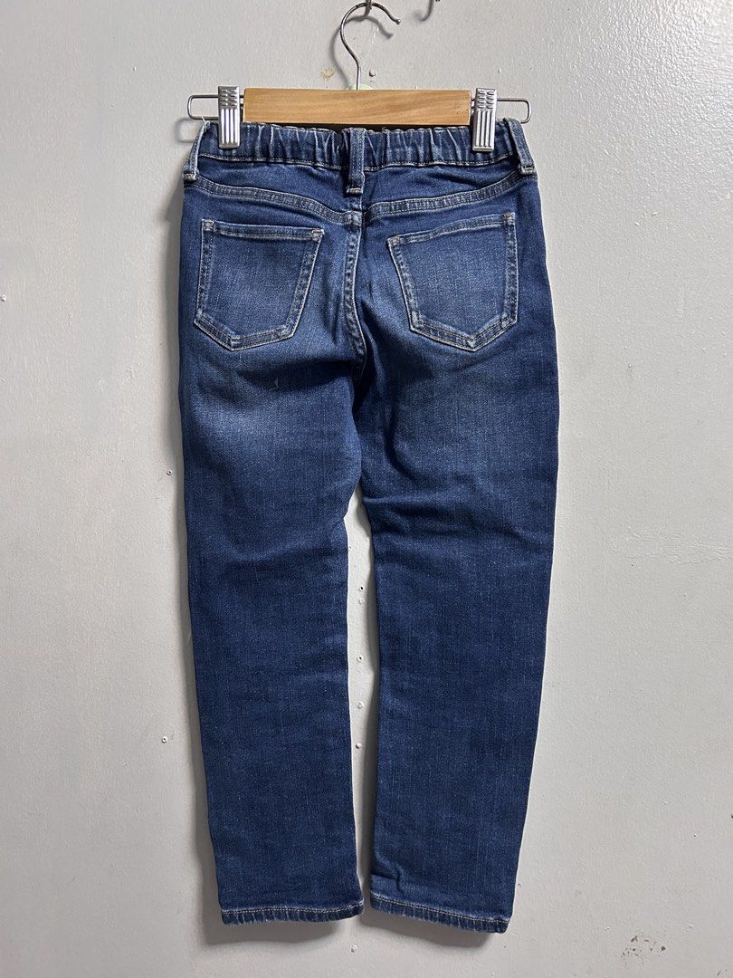Uniqlo pants (Category: Babies & Kids Fashion) located in General Trias. Submitted by theosdeclutter (Listing ID 1456606762, Image 3). Description: - Brand: Uniqlo - Type: Jeans (Bottoms) - Color: Blue Denim - Size: 110 (fits height 105-115cm, suitable for ages 4-7 years) - Features: Elastic waistband, comfortable denim fabric.