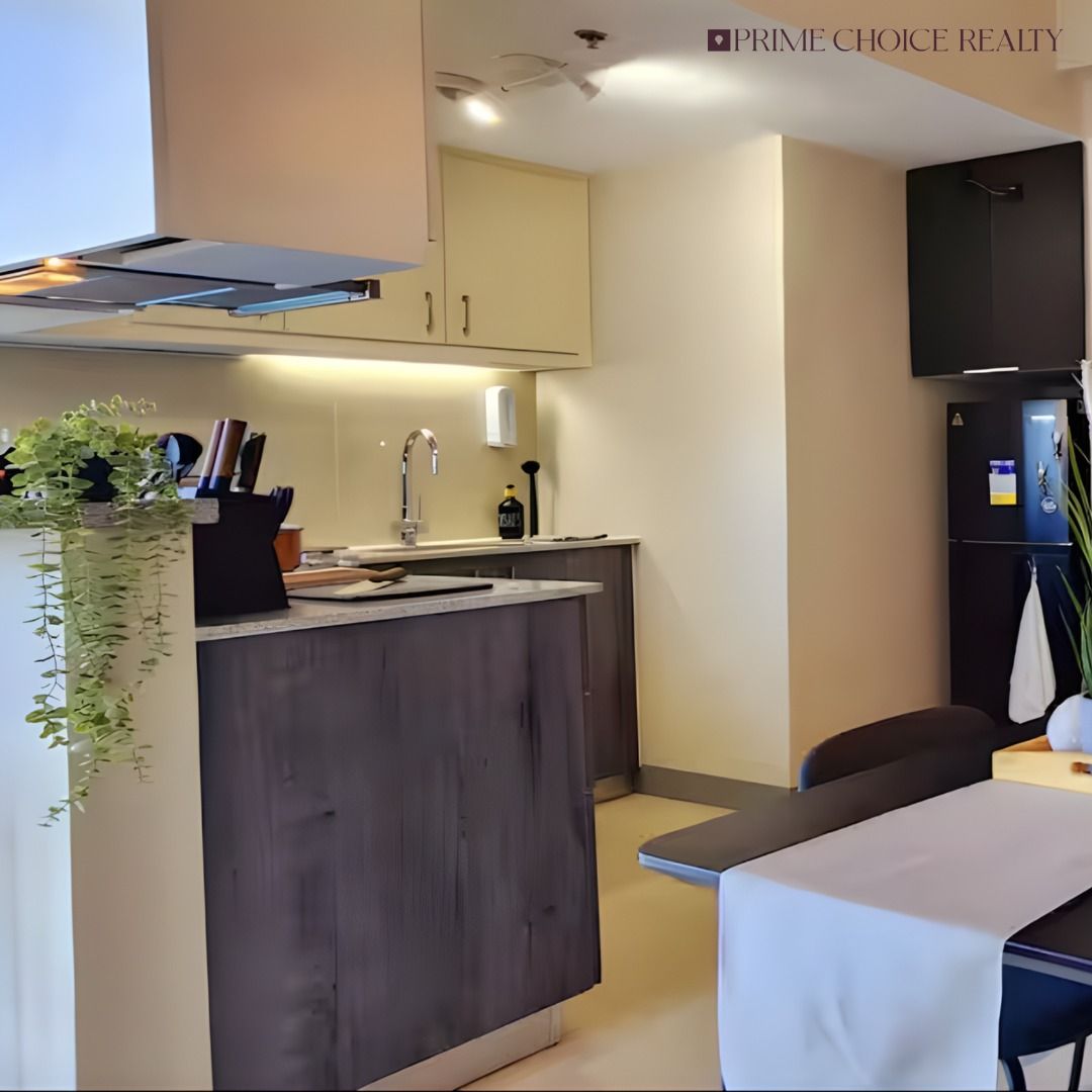 Uptown Parksuites 2, BGC (Category: Apartments & Condos) located in Quezon City. Submitted by primechoicerealtyinc (Listing ID 1456615240, Image 3). Description: FOR SALE | Uptown Parksuites 2, BGC 38th Street, Uptown Parksuites 2, BGC, Taguig Unit Details: • Floor Area: 65 sqm • 1 Bedroom • 2 Toilet & Baths • Corner Unit • With Balcony • With Maid’s Room • Fully Furnished • Currently generating ₱58,000/month rental income Asking Price: ₱20,800,0