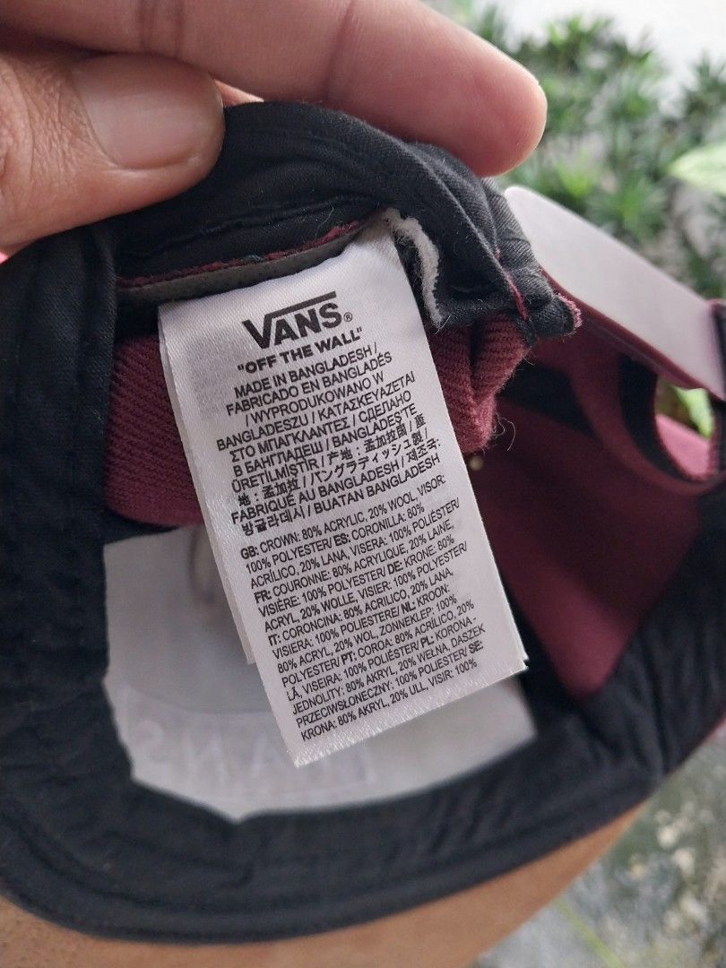 Vans Snapback Cap Burgundy Suede (Category: Caps & Hats) located in Sorsogon. Submitted by Gthrift420 (Listing ID 1456607944, Image 3). Description: - Burgundy Vans snapback cap - Features a suede brim - Adjustable snap closure at the back - Made in Bangladesh - Please check photos for condition details.