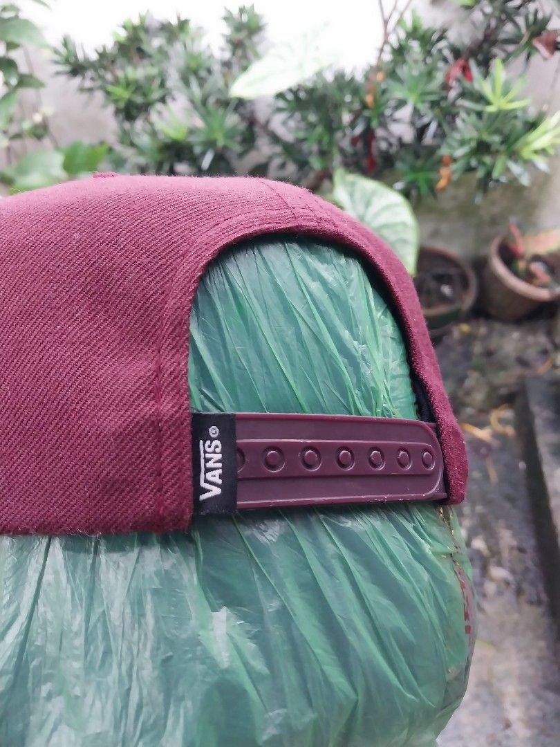 Vans Snapback Cap Burgundy Suede (Category: Caps & Hats) located in Sorsogon. Submitted by Gthrift420 (Listing ID 1456607944, Image 2). Description: - Burgundy Vans snapback cap - Features a suede brim - Adjustable snap closure at the back - Made in Bangladesh - Please check photos for condition details.