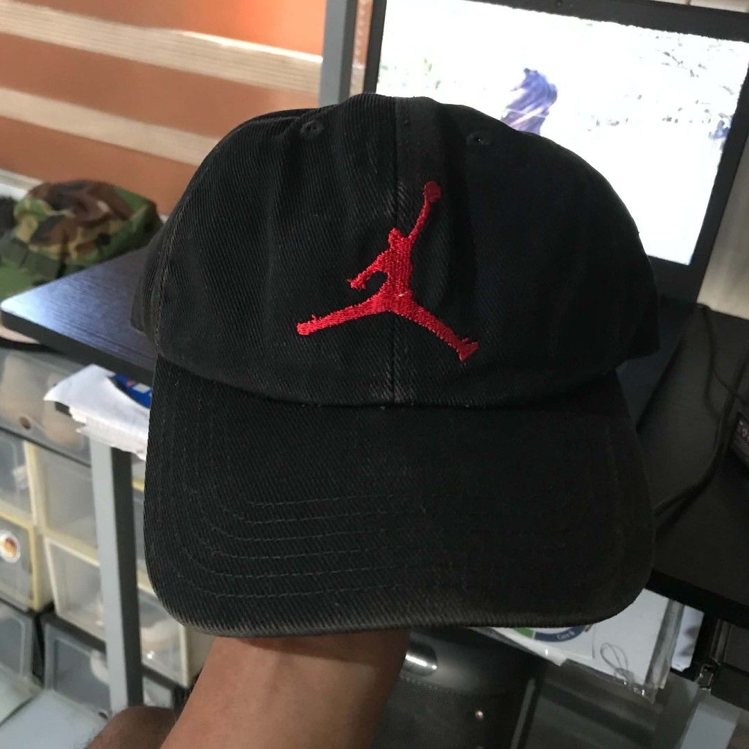 Vintage 90s Nike Jordan #45 Cap (Category: Caps & Hats) located in Aloran. Submitted by thrift_hunter73 (Listing ID 1456779180, Image 2). Description: Vintage 90s Nike Jordan #45 Cap Issue: Snapback see last pic.