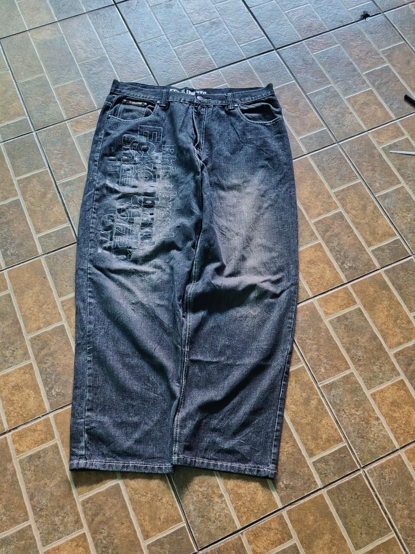 vintage baggy ecko pants (Category: Jeans) located in Caloocan City. Submitted by thriftnizaj_28 (Listing ID 1456668773, Image 1). Description: .