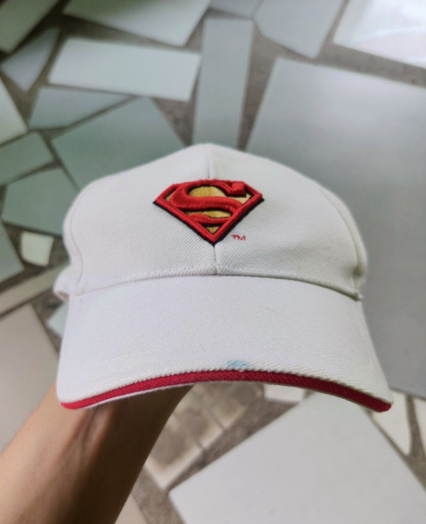 Vintage Dc Superman Cap (Category: Caps & Hats) located in San Marcelino. Submitted by ali_thriftzz (Listing ID 1456683207, Image 1). Description: Adjustable Sobrang ganda sa personal Issue minimal stain lang kasi nakatambak sa cabinet 350+sf.