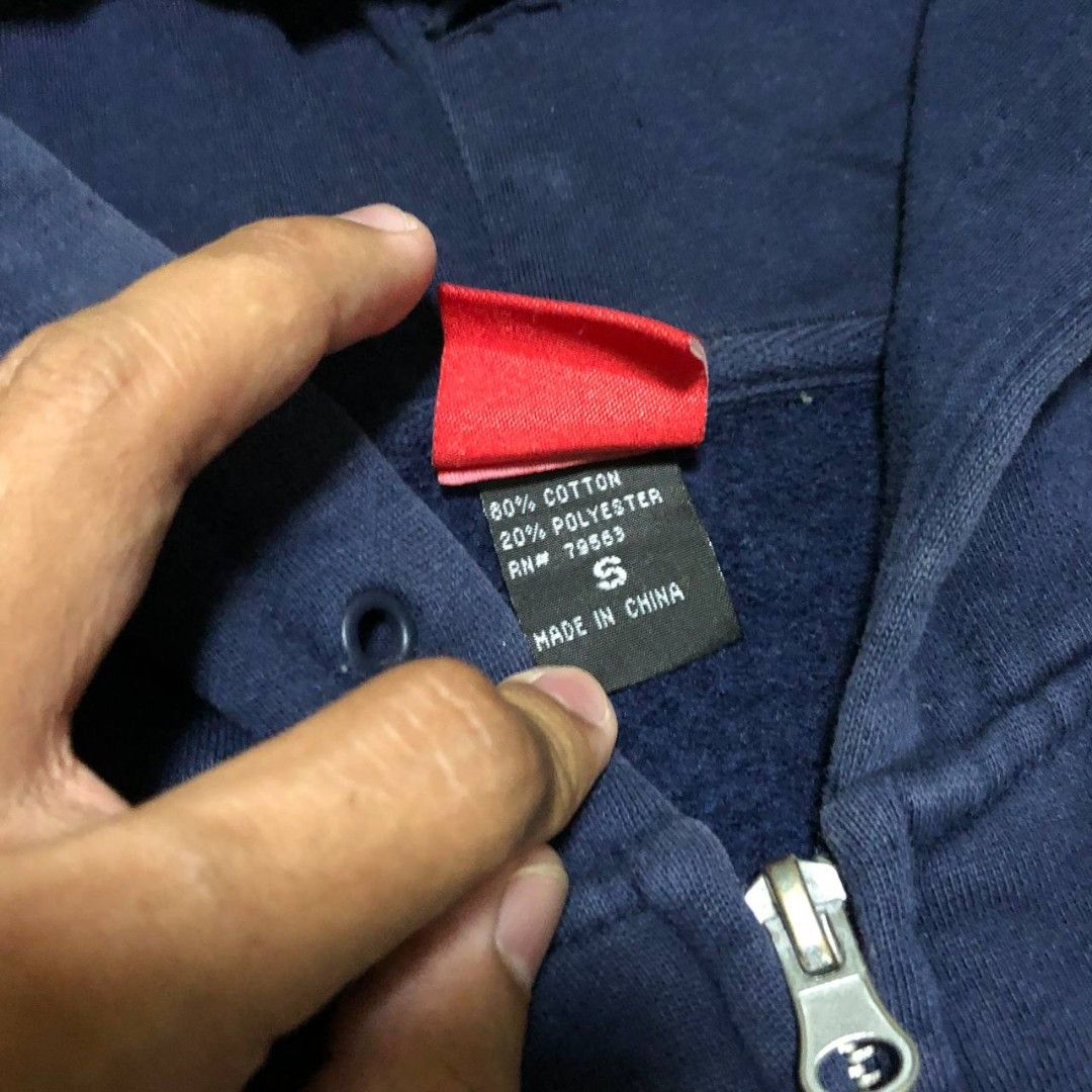 Vintage Element Hoodie (Category: Hoodies) located in Camiling. Submitted by thriftscape2024 (Listing ID 1456718161, Image 3). Description: Excellent Condition Color rate: 9/10 Issue: mini distressed Dimes: W21xL27.