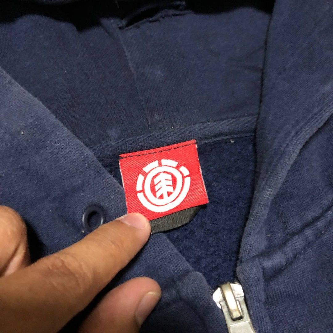 Vintage Element Hoodie (Category: Hoodies) located in Camiling. Submitted by thriftscape2024 (Listing ID 1456718161, Image 2). Description: Excellent Condition Color rate: 9/10 Issue: mini distressed Dimes: W21xL27.
