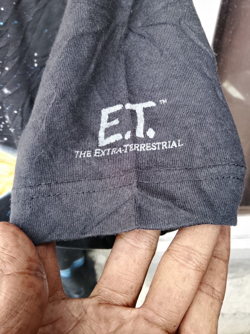Vintage e.t home tee (Category: Activewear) located in Bayombong. Submitted by jeffreybee (Listing ID 1456734205, Image 3). Description: 26 length 20 width stretch upto 22 excellent condition faded tags not sure what country made.