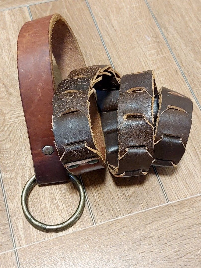 Vintage Linked Belt (Category: Belts) located in Muntinlupa City. Submitted by sakurambo_des (Listing ID 1456644780, Image 3). Description: Vintage Linked Belt Genuine Leather Mettalic Brass Ring Buckle Size up to 44 inches long in very good condition..