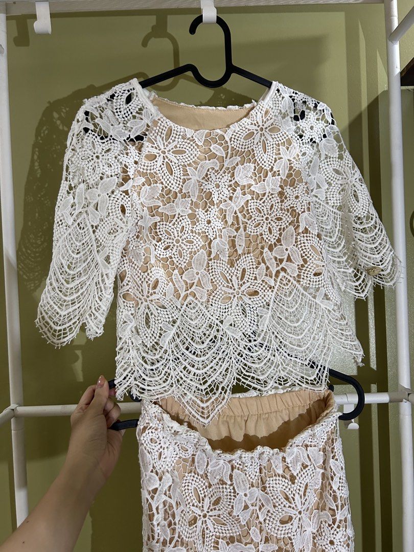 White lace top and skirt coordinates (Category: Sets or Coordinates) located in Quezon City. Submitted by crgggg (Listing ID 1456681581, Image 1). Description: Fits xs-s. This is super cuteee.