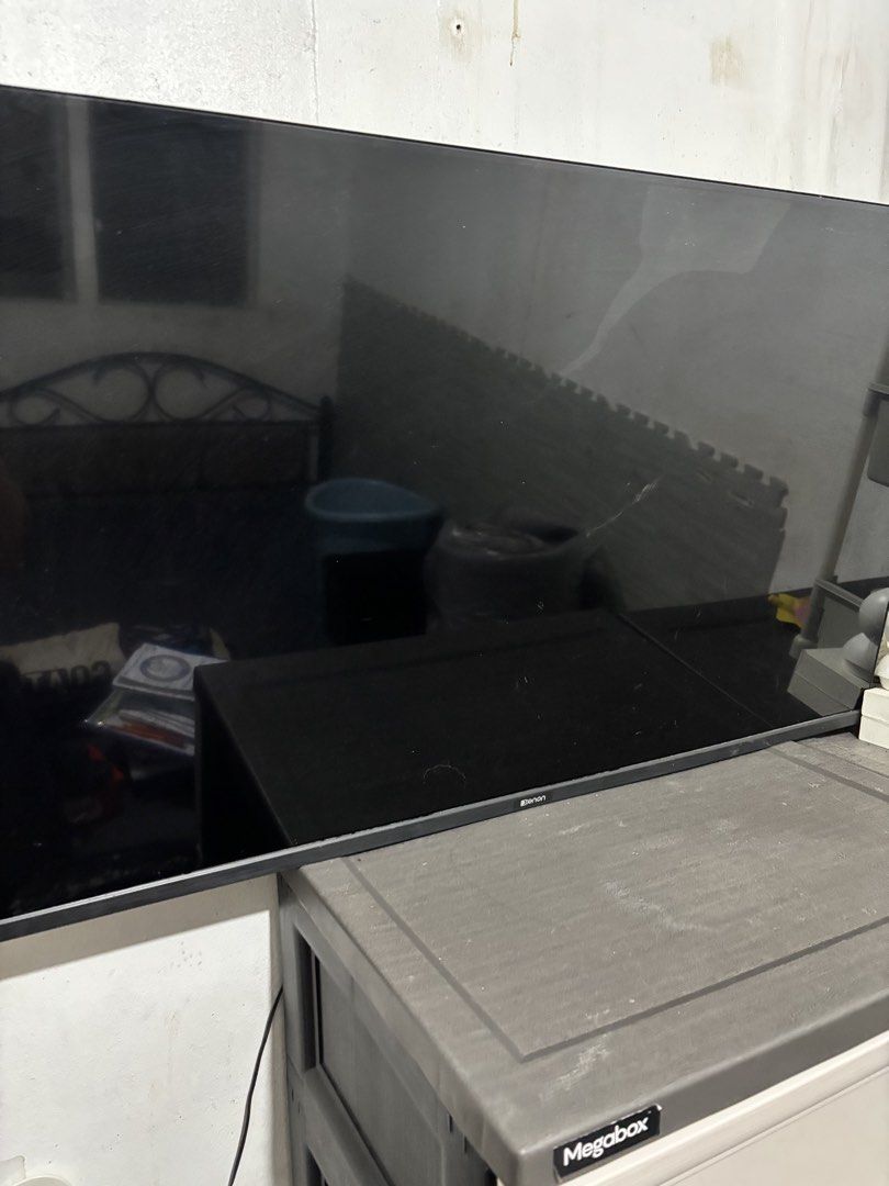 Xenon 40 inch Android Tv (Category: TV) located in Quezon City. Submitted by jmv__ (Listing ID 1456673507, Image 2). Description: Issue: LCD.