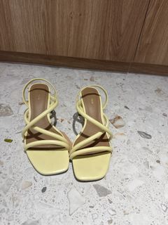 (Category: ) located in . Submitted by scarletcloset (Listing ID 1456733079, Image 1). Description: .