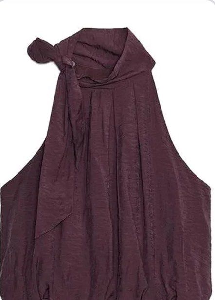 Zara autumn bow fitted puffy hem top (Category: Sleeveless) located in Quezon City. Submitted by spacecleanse (Listing ID 1456670173, Image 1). Description: Color; maroon.