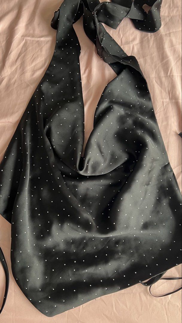 Zara backless sparkly top (Category: Sleeveless) located in Quezon City. Submitted by spacecleanse (Listing ID 1456674976, Image 1). Description: .
