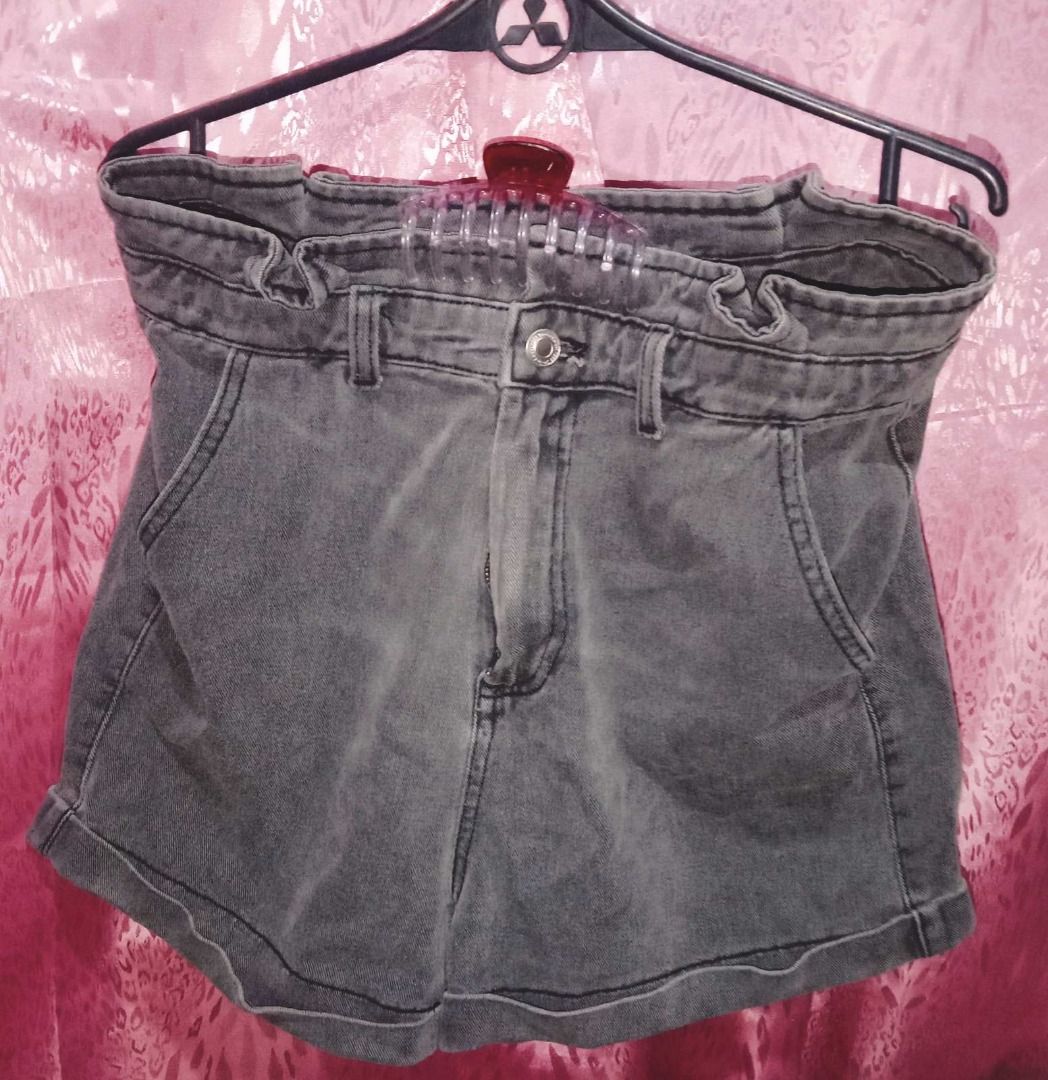 Zara Grey High Waisted Denim Shorts (Category: Shorts) located in Manila. Submitted by annefinity (Listing ID 1456763073, Image 1). Description: 🖤 Grey Wash Denim Mom Shorts 📖 Condition: Preloved, good condition 📜 Defects: Slight fading in the wash color Minor loose thread near pocket seam EU 30 / US 30 (approx. 30" waist) 🛍️ RFS: Doesn't fit; need closet space 💸Payment Method: GCash 📩 DM for inquiries!.