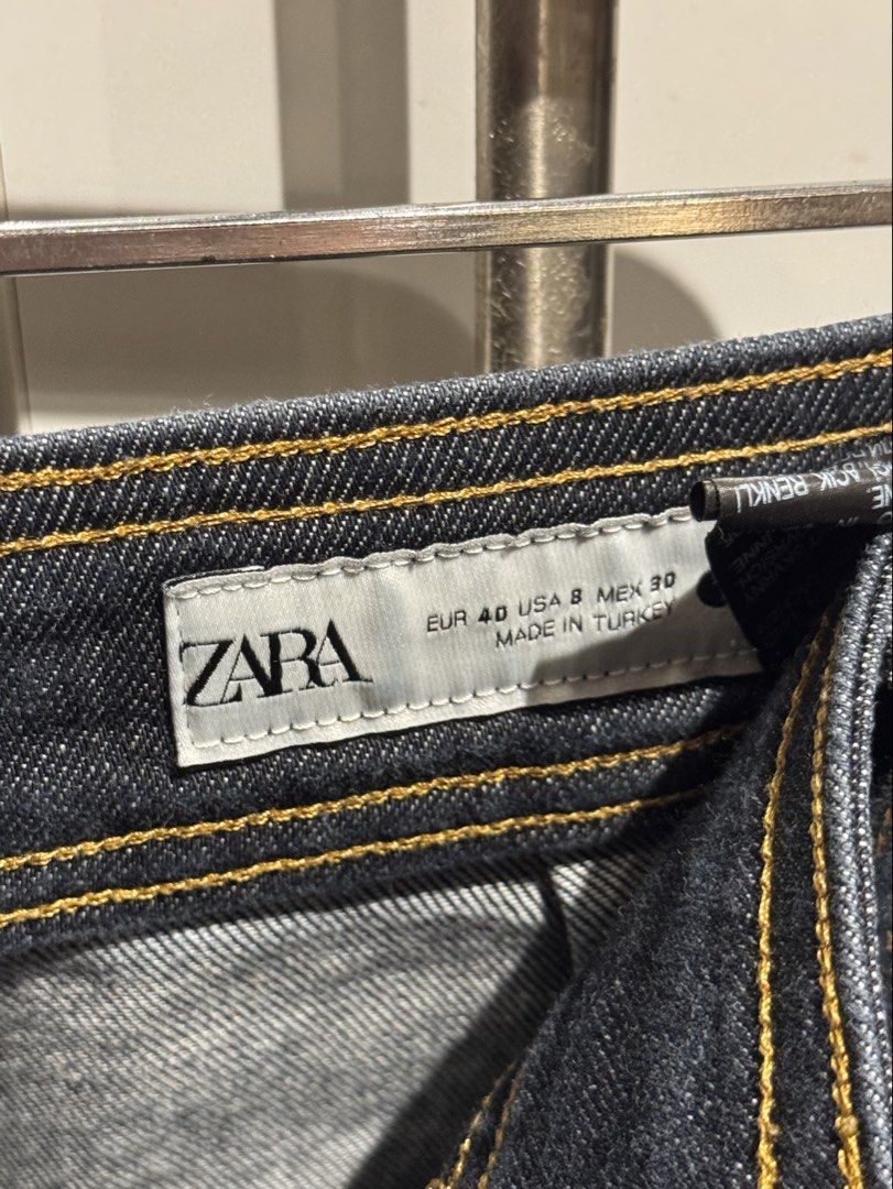 ZARA High Waisted Straight Leg Jeans (Category: Jeans) located in Manila. Submitted by keishdbom (Listing ID 1456776037, Image 3). Description: No flaws, frayed bottom part (part of design) Stretchy! Last price listed. .