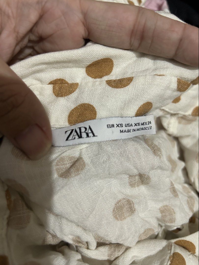 Zara polka crop longsleeve (Category: Blouses) located in San Jose. Submitted by abbsc. (Listing ID 1456647657, Image 2). Description: Barely worn. Good as casual wear.