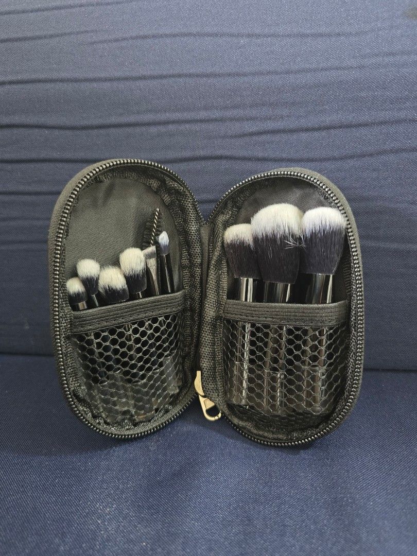 10-Piece Makeup Brush Set with Travel Case (Category: Makeup) located in Manila. Submitted by justliber27074 (Listing ID 1456825705, Image 1). Description: You can find product info on TikTok. I'm an affiliate selling some stuff I got, new or like new and at a discounted price. Follow me for future products, I'll sell them cheaper..