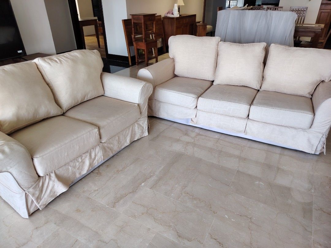 2+3 sofa set (Category: Sofas) located in Kuala Lumpur. Submitted by srproject (Listing ID 1456814539, Image 1). Description: Sofa set 2+3 seaters In good condition Thick and solid cushion Only one set With pillow Cash and carry.