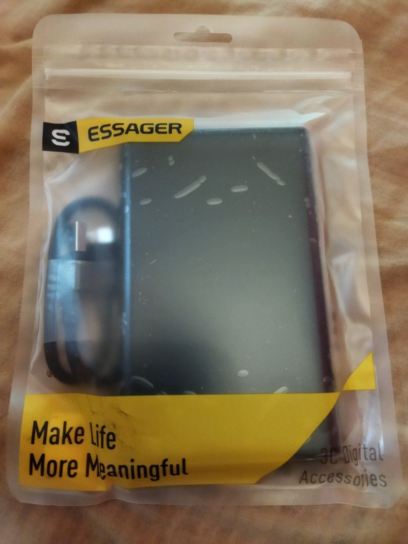 2.5 hdd ssd enclosure (Category: Hard Disks & Thumbdrives) located in Santa Rosa. Submitted by vanarkride29812 (Listing ID 1456789603, Image 2). Description: brand new hdd ssd enclosure 2.5 size USB 3.0 .