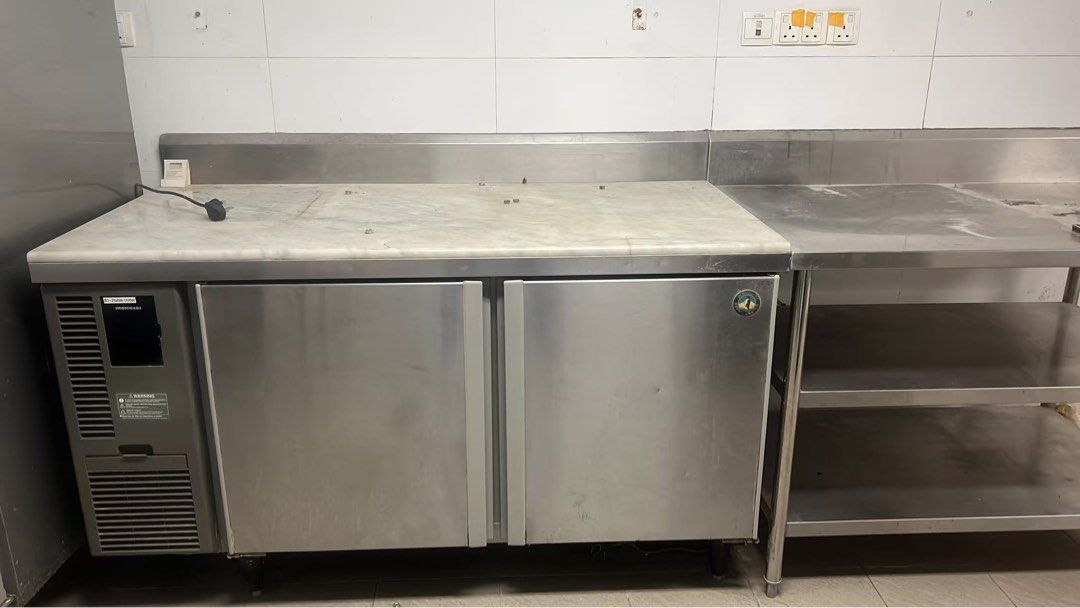 星琦厨房冰厨 (Category: Refrigerators & Freezers) located in Singapore. Submitted by zhaishimin49399 (Listing ID 1456897946, Image 3). Description: Commercialkitchenequipmentforsale:Scotsmanicemachine,stainlesssteelrefrigerators(somenewinplastic),andanunder-counterfridgewithmarbletop.Idealforrestaurants/foodbusinesses.Soldasis.Seephotos..