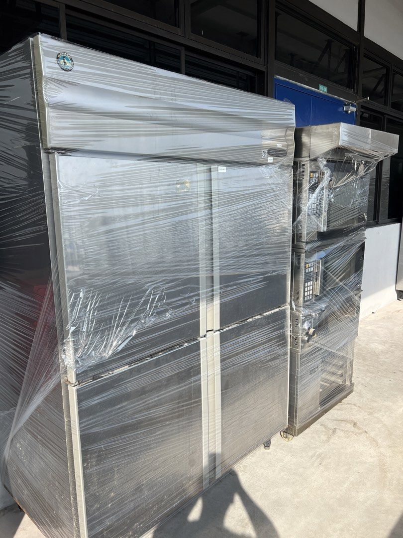 星琦厨房冰厨 (Category: Refrigerators & Freezers) located in Singapore. Submitted by zhaishimin49399 (Listing ID 1456897946, Image 5). Description: Commercialkitchenequipmentforsale:Scotsmanicemachine,stainlesssteelrefrigerators(somenewinplastic),andanunder-counterfridgewithmarbletop.Idealforrestaurants/foodbusinesses.Soldasis.Seephotos..