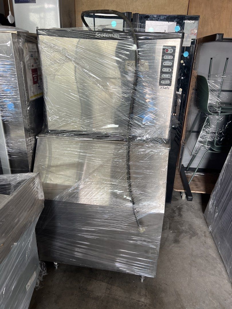 星琦厨房冰厨 (Category: Refrigerators & Freezers) located in Singapore. Submitted by zhaishimin49399 (Listing ID 1456897946, Image 4). Description: Commercialkitchenequipmentforsale:Scotsmanicemachine,stainlesssteelrefrigerators(somenewinplastic),andanunder-counterfridgewithmarbletop.Idealforrestaurants/foodbusinesses.Soldasis.Seephotos..