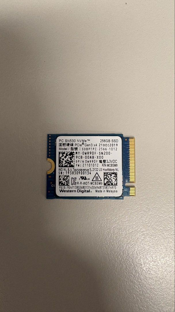 由 hewei.66 (刊登 ID 1456810959，圖片 1) 提交，位於 新北市 (New Taipei) 的 全新 WD PC SN530 256GB M.2 2230 NVMe SSD｜非拆機 (類別：硬碟及儲存裝置)，說明：全新庫存 Western Digital PC SN530 256GB NVMe SSD，非拆機品。M.2 2230 短版尺寸，適合掌機、迷你電腦或支援2230規格的筆電升級。 【商品規格】 品牌：Western Digital 系列：PC SN530 型號：SDBPTPZ-256G-1012 容量：256GB 尺寸：M.2 2230 介面：PCIe Gen3 x4、NVMe 1.4 最高循序速度：約讀取 2,400MB/s、寫入 950MB/s 原廠耐用度：200 TBW 商品狀況：全新庫存、非拆機品 包裝方式：OEM 裸裝，無零售彩盒 可用於 Steam Deck、ROG Ally，以及其他支援 M.2 2230 NVMe SSD 的裝置。購買前請先