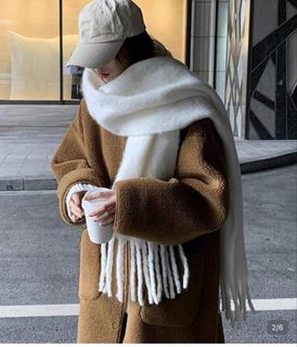(Category: ) located in . Submitted by ciris.closet (Listing ID 1456861153, Image 1). Description: .