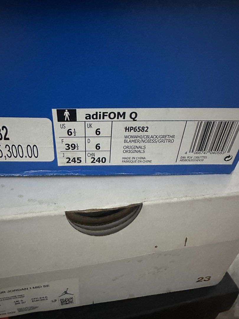 Adidas AdiFOM Q Wonder White Core Black (Category: Sneakers) located in Manila. Submitted by got_loots (Listing ID 1456897224, Image 3). Description: WTS❗️❗️❗️ Authentic Adidas AdiFOM Q Wonder White Core Black BNDS Size:6.5US Mens ₱3,000 Only.