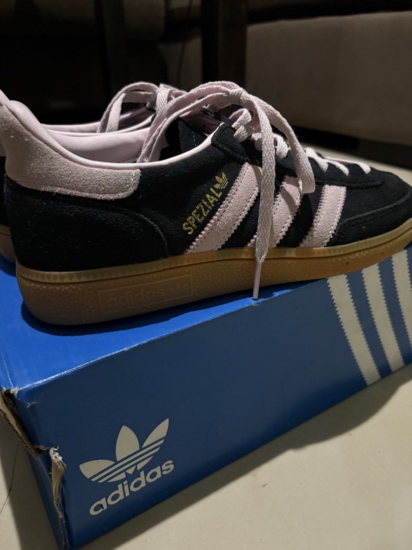 Adidas Handball Spezial (Category: Sneakers) located in Caloocan City. Submitted by shami_sawalha (Listing ID 1456807352, Image 2). Description: Adidas Handball Spezial (size 8) Details: - bought from Footlocker for around 6k - selling for less than half the price (2.5k) - used only once - RFS: decluttering Payment and Shipping: - MOP: GCash, Maya, BDO, BPI - MOD: J&T, Grab, Lalamove - Shipping care of buyer - For meetups, around QC only.