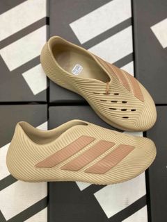 (Category: ) located in . Submitted by soledout_kicks (Listing ID 1456819299, Image 1). Description: .