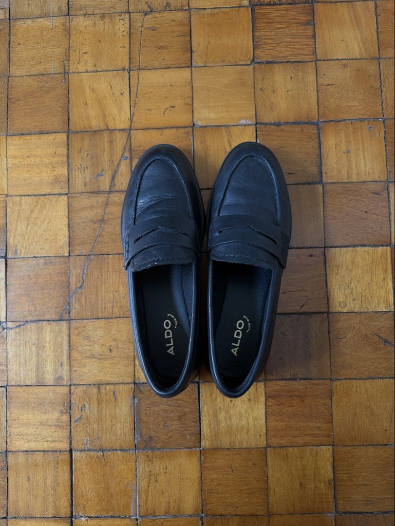 ALDO Black Leather Penny Loafers (Category: Loafers) located in Marikina City. Submitted by ynaaast (Listing ID 1456791208, Image 1). Description: Aldo Size 6 Never used With box .