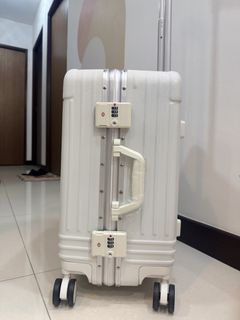 (Category: ) located in . Submitted by mrandmsluggages (Listing ID 1456907845, Image 1). Description: .
