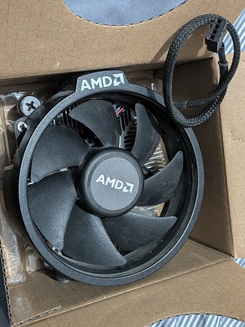 AMD RYZEN 3 3200G (Category: Computer Parts) located in Manila. Submitted by icedlava (Listing ID 1456888805, Image 2). Description: - AMD Ryzen 3 3200G Processor - Includes original AMD stock cooler and fan - Tested and in good working condition - Ideal for budget gaming and general use PCs - Ready for installation.